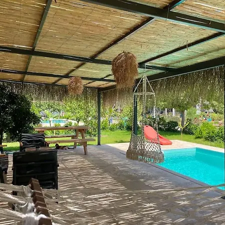 Marmaris-hisaroenue'nde Isitmali Havuzlu *
