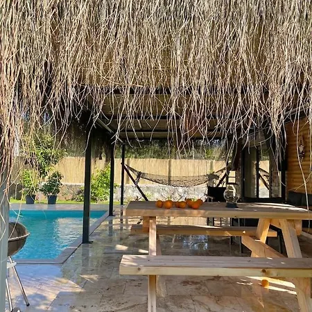 Villa Marmaris-hisaroenue'nde Isitmali Havuzlu