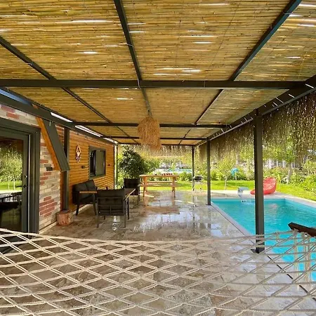 Marmaris-hisaroenue'nde Isitmali Havuzlu Villa Marmaris