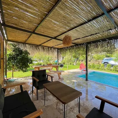 Marmaris-hisaroenue'nde Isitmali Havuzlu * Marmaris