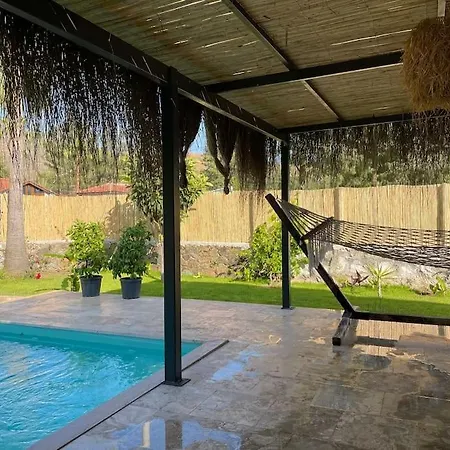 Villa Marmaris-hisaroenue'nde Isitmali Havuzlu