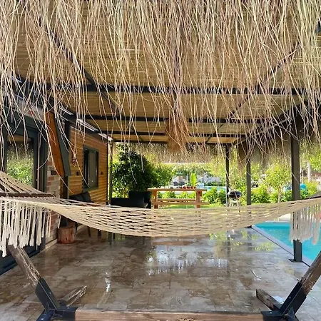 Marmaris-hisaroenue'nde Isitmali Havuzlu Villa