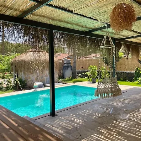 Villa Marmaris-hisaroenue'nde Isitmali Havuzlu Marmaris
